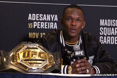 Israel Adesanya surprised Alex Pereira is not UFC 281 betting favorite: ‘How do we change that or something, fake an injury?’