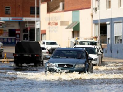 NSW towns bracing for wet, stormy weekend