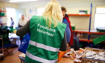 Nurses among rising numbers of workers using food banks, research shows