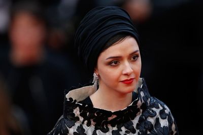Taraneh Alidoosti: Top Iranian actress poses without headscarf