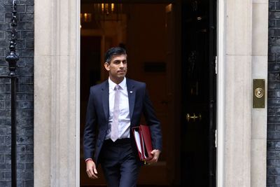 UK's Sunak and Ukraine's Zelenskiy cautious over Kherson withdrawal - Sunak's office