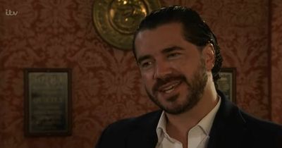 ITV Coronation Street fans distracted by Adam Barlow over 'health and safety issue'