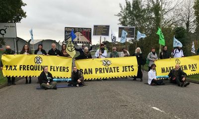 Climate activists target private jet airports and demand ban at Cop27