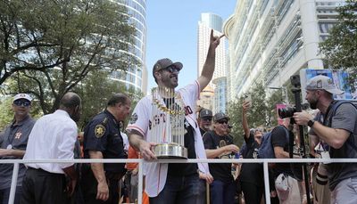 Justin Verlander becomes free agent after declining $25 million option from Astros