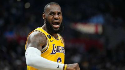 Lakers’ LeBron James Dealing With Hip Abductor Strain