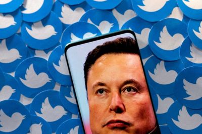 Musk warns of Twitter bankruptcy if cash burn continues