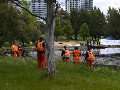 Police treat pond deaths as murder-suicide