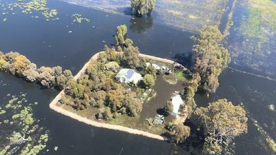 Flooded river communities on high alert as more water released from Hume Dam