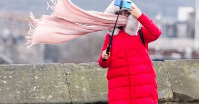Edinburgh Met Office yellow weather warning for wind extended as gusts of 65mph expected