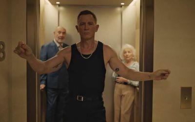 Top videos: Daniel Craig busts a move, a shark jumps onboard while a TikToker buries Cheetos