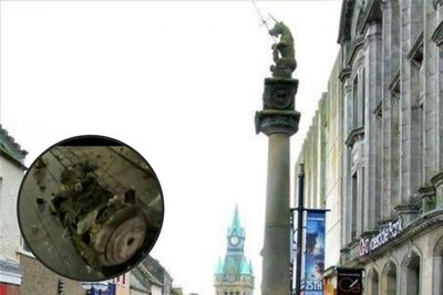 'Beyond repair': Vandals target historic statue in Dunfermline's city centre