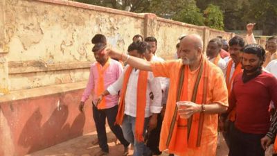 Sriram Sene's Pramod Muthalik warns to vandalise Tipu Sultan's statue, if it's installed anywhere in Karnataka
