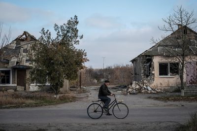 Explainer-Why Ukraine's southern Kherson region is a strategic prize