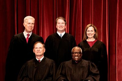 Justices attend right-wing gala