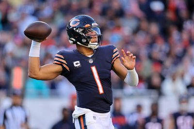Bears’ Justin Fields cracks top 10 in NFL.com’s QB rankings