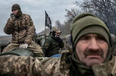 Ukrainian troops move into Kherson