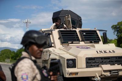 Haitian police briefly lose control of armored car