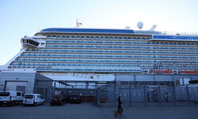 Majestic Princess: cruise ship passengers disembark in Sydney after mass Covid outbreak