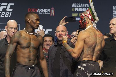 UFC 281 video: Israel Adesanya, Alex Pereira share a final intense staredown ahead of title fight