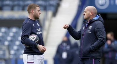 Townsend opts for experience as Russell earns Scotland recall