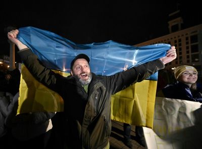 Ukrainian anthem in Kherson as Zelensky proclaims strategic city 'ours'