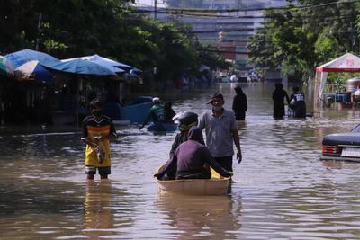 Flood boosts sales of farm machinery