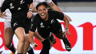 New Zealand win Women's Rugby World Cup in thrilling match against England