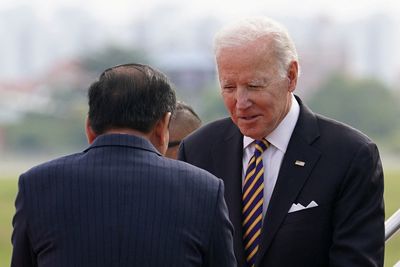 Biden thanks Cambodia PM for stance on Russia war