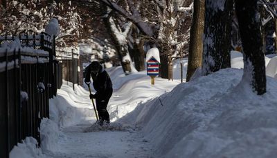 A pilot program to clear snow from sidewalks could show how to make Chicago more walkable in winter