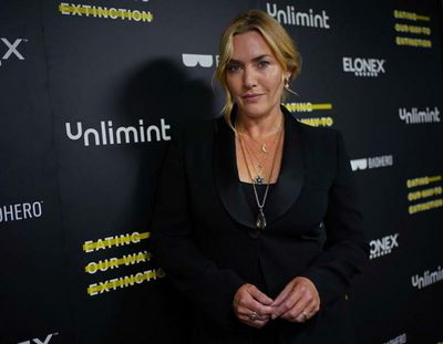 Kate Winslet gives £17,000 to pay for Scottish girl's life support fuel costs