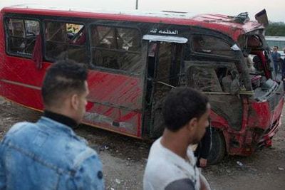 Egypt: Twenty-one killed and six injured after bus crashes into canal