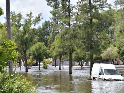 Storms threaten more flooding in NSW, Vic