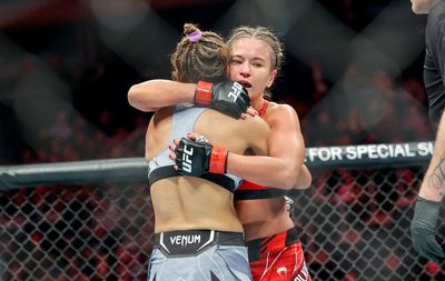 Karolina Kowalkiewicz def. Silvana Gomez Juarez at UFC 281: Best photos