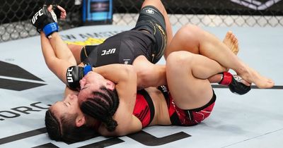 Zhang Weili chokes out Carla Esparza to regain UFC strawweight title