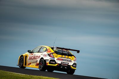 Bathurst TCR: D'Alberto holds on to win 2022 title