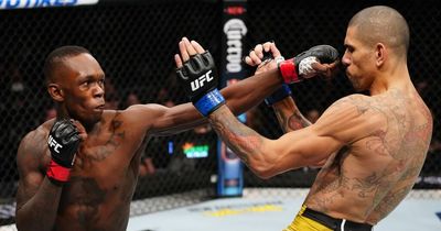 Alex Pereira KOs Israel Adesanya to win middleweight title at UFC 281