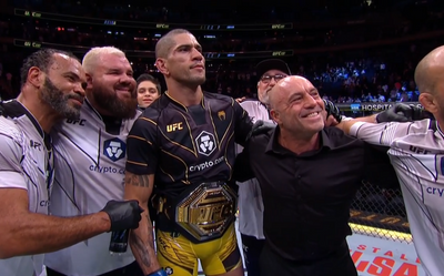 Twitter reacts to Alex Pereira’s stunning title-winning TKO of Israel Adesanya at UFC 281