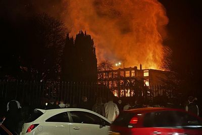 Firefighters remain at scene of massive Dundee blaze