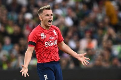 Sam Curran shines as England are set 138 to win T20 World Cup final