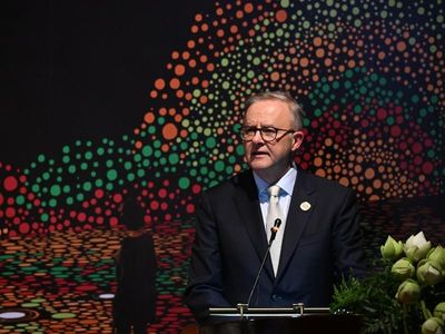 PM shares Seven Sisters story with hosts