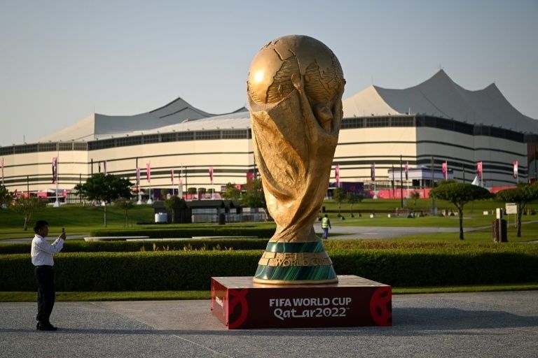 Fans baffled as World Cup trophy is delivered to Qatar final in