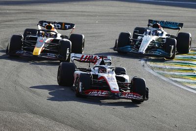 Magnussen "forgot" to enjoy leading Brazil F1 sprint