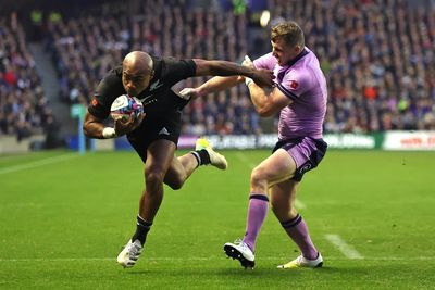 Scotland denied historic win as New Zealand produce late fightback at Murrayfield