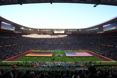 Seahawks long snapper calls for safer fields in international games