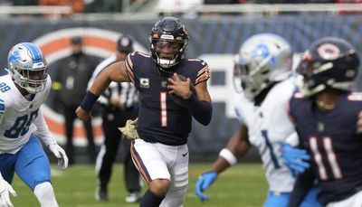 Bears QB Justin Fields’ TD run ties Lions at 10 before halftime