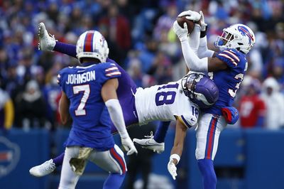 Justin Jefferson with mind-blowing catch on 4th-and-18 for Vikings