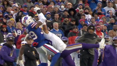 Justin Jefferson’s astonishing one-handed catch against the Bills had NFL fans in complete awe