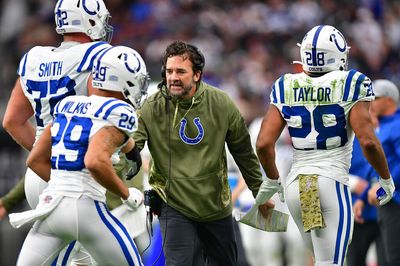 Jeff Saturday wins debut as interim head coach of Colts