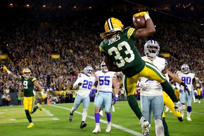 NFL Week 10 Awards: Packers RB Aaron Jones nailed Marshawn Lynch’s legendary TD celebration