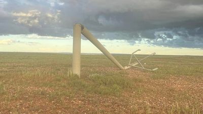 Severe weather in western NSW cuts power in outback towns